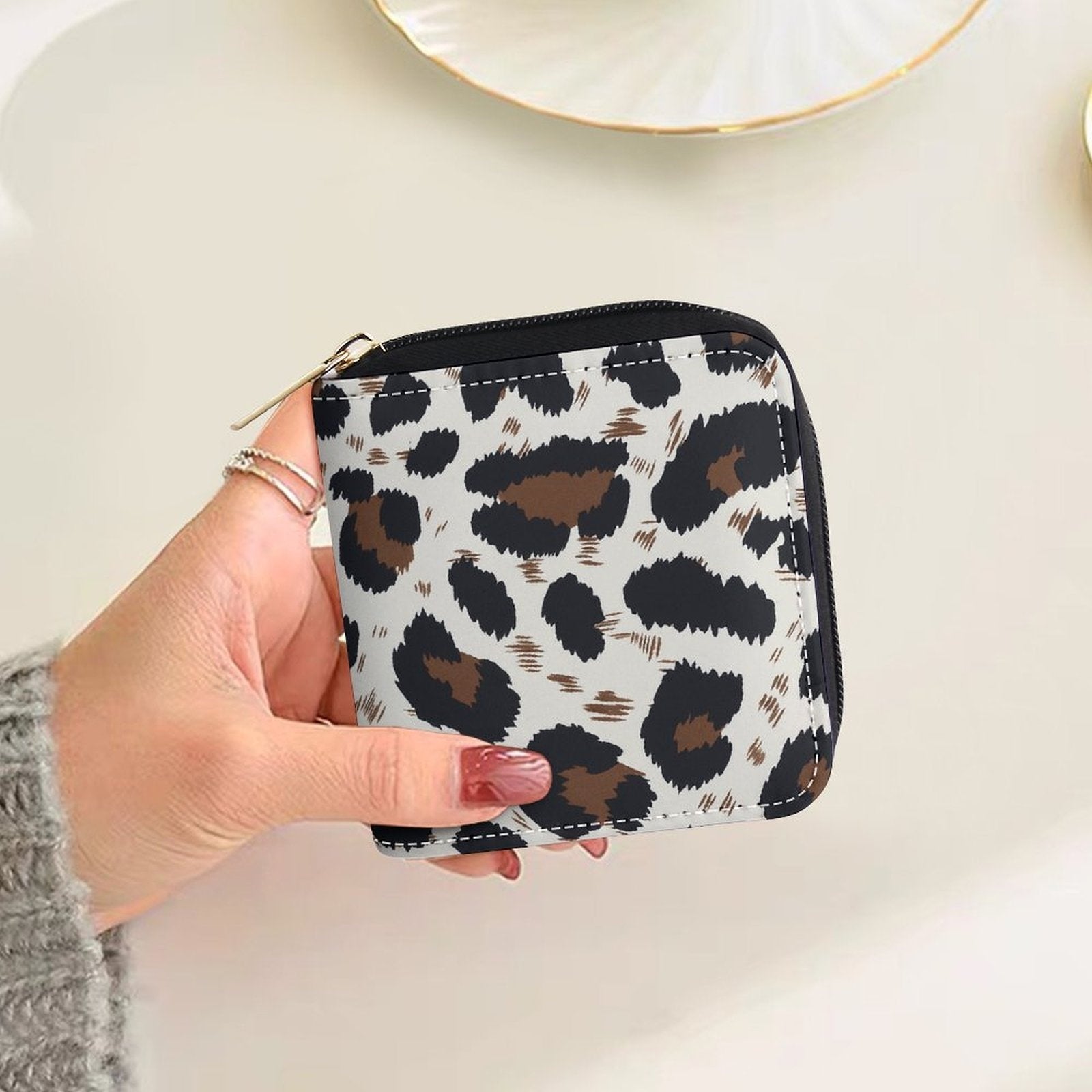 1pc Leopard Print Coin Purse Wallet - Zipper Closure, Compact Wallet with Card Holder & Coin Pocket - Elegant Leopard Print in - Synthetic for Women & Men - Everyday, Party, Travel - Durable & Easy-Clean Design, Party Accessory, Trendy Accessory