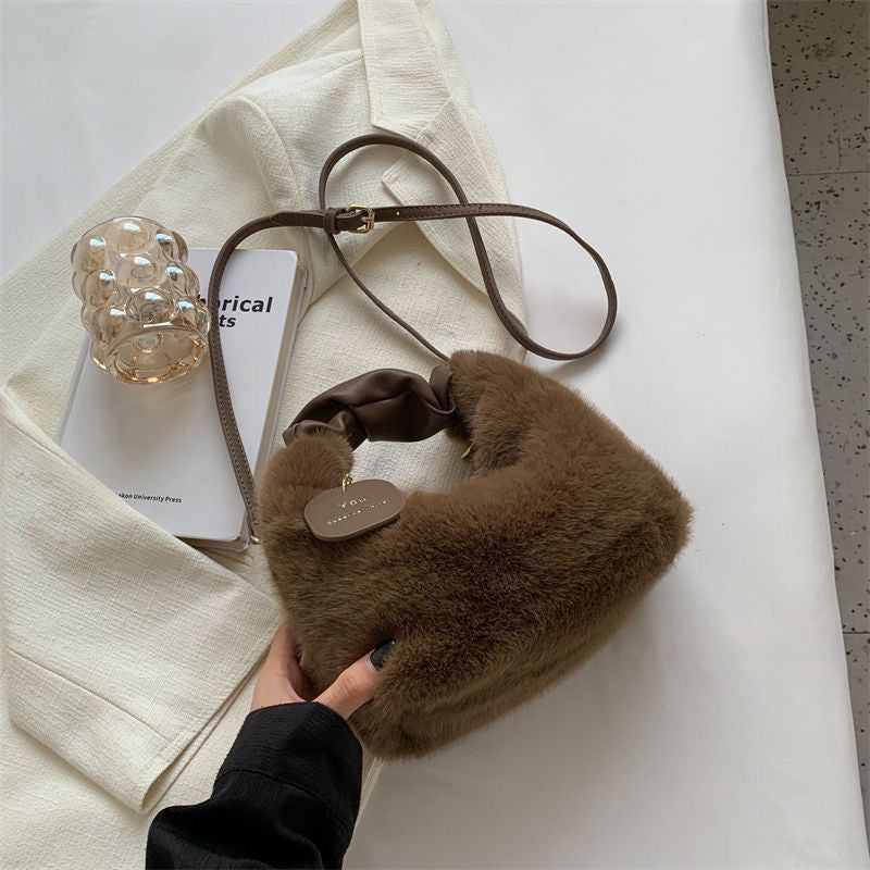 New high-grade plush bag handbag Women's new fall winter fashion furry portable messenger bag furry bag sweet