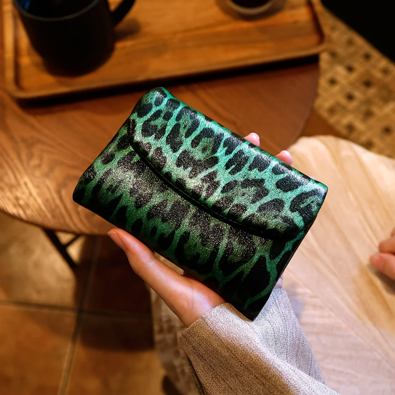 Women'S Leopard Print Wallet with Magnetic Closure & Photo Slot - Golden-Tone Hardware, Zipper Pocket & Coin Pocket, Golden-Tone Hardware, Compact Everyday Wallet For Women & S, Stylish Accessory, Fashionable Accessory, Fashion Lovers