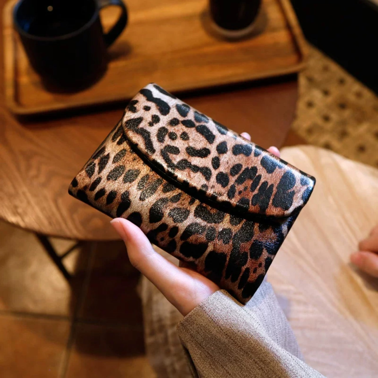 Women'S Leopard Print Wallet with Magnetic Closure & Photo Slot - Golden-Tone Hardware, Zipper Pocket & Coin Pocket, Golden-Tone Hardware, Compact Everyday Wallet For Women & S, Stylish Accessory, Fashionable Accessory, Fashion Lovers