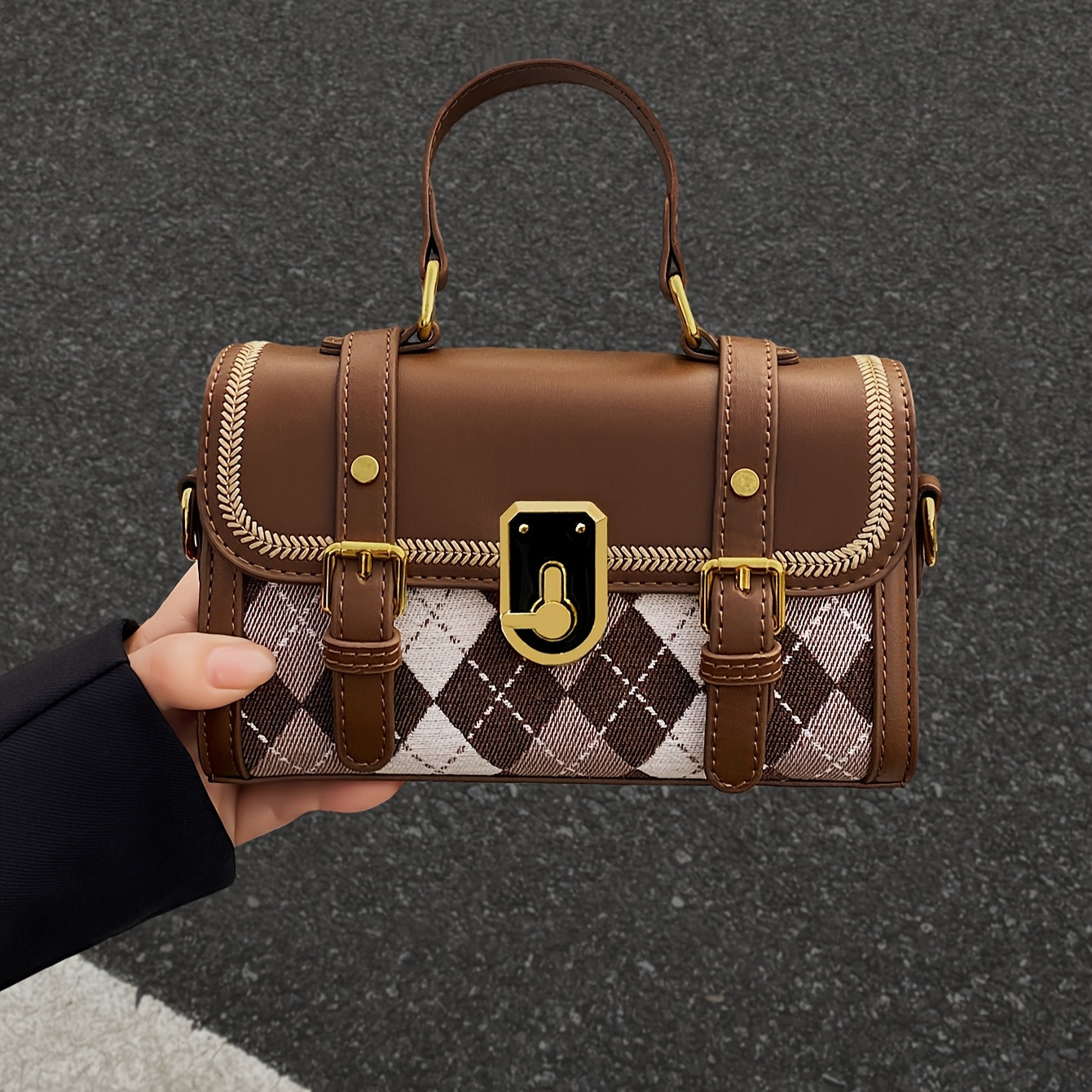 New Women'S Underarm Bag for Autumn And Winter, Trendy Crossbody Bag with a Stylish Chain, Small Square Shoulder Bag.